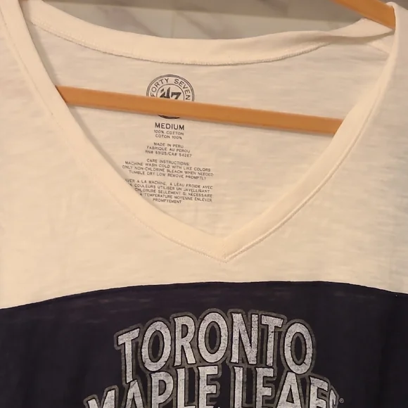TORONTO MAPLE LEAVES Navy and White Short Sleeve Tee W M - Picture 3 of 5